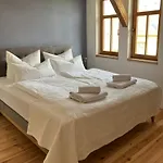 Hiestand's Gaestehaus - Weingut & Hofbrennerei Guest house 3*