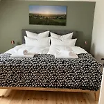 게스트하우스 Hiestand's Gaestehaus - Weingut & Hofbrennerei 3*