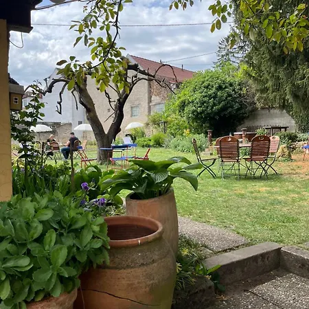 Hiestand's Gaestehaus - Weingut & Hofbrennerei 3*
