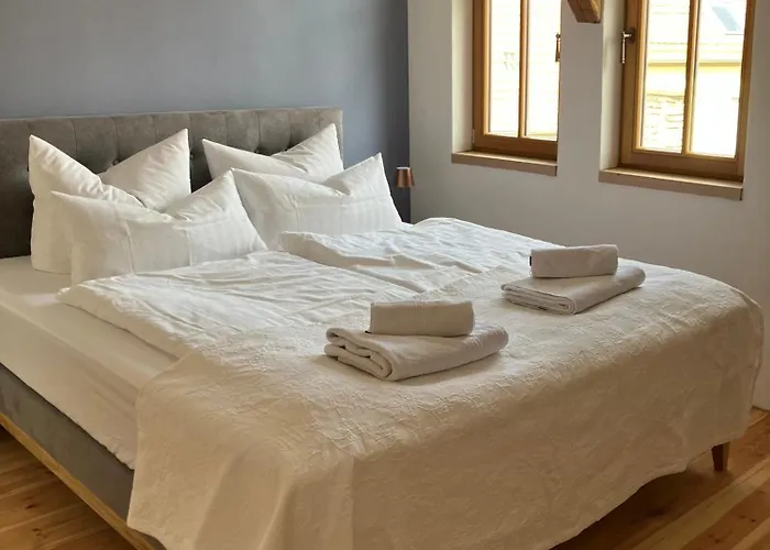 Hiestand's Gaestehaus - Weingut & Hofbrennerei Gasthuis 3*